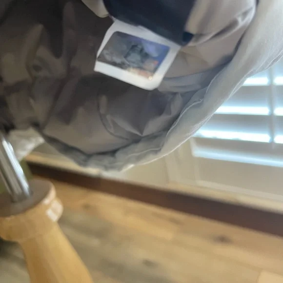 The North Face Women's White Arctic Parka w/ removable fur and hood-Size
Large - Picture 6 of 6